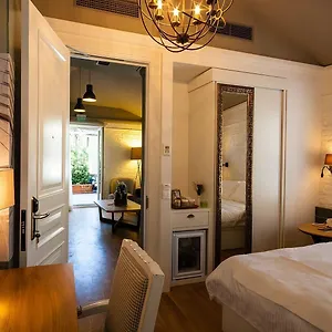 Otel Pino, İstanbul